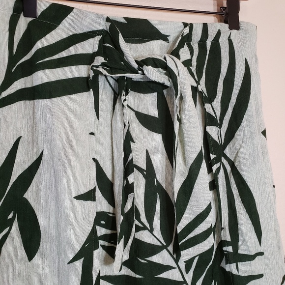 Michael Stars Palm Leaf Print Tulip Skirt - Picture 6 of 8